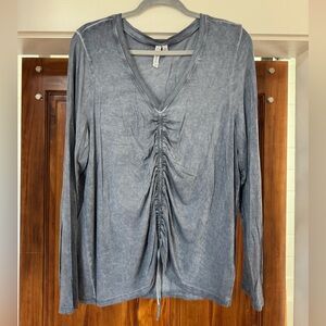Cable & Gauge Charcoal Ruched Long Sleeve Top